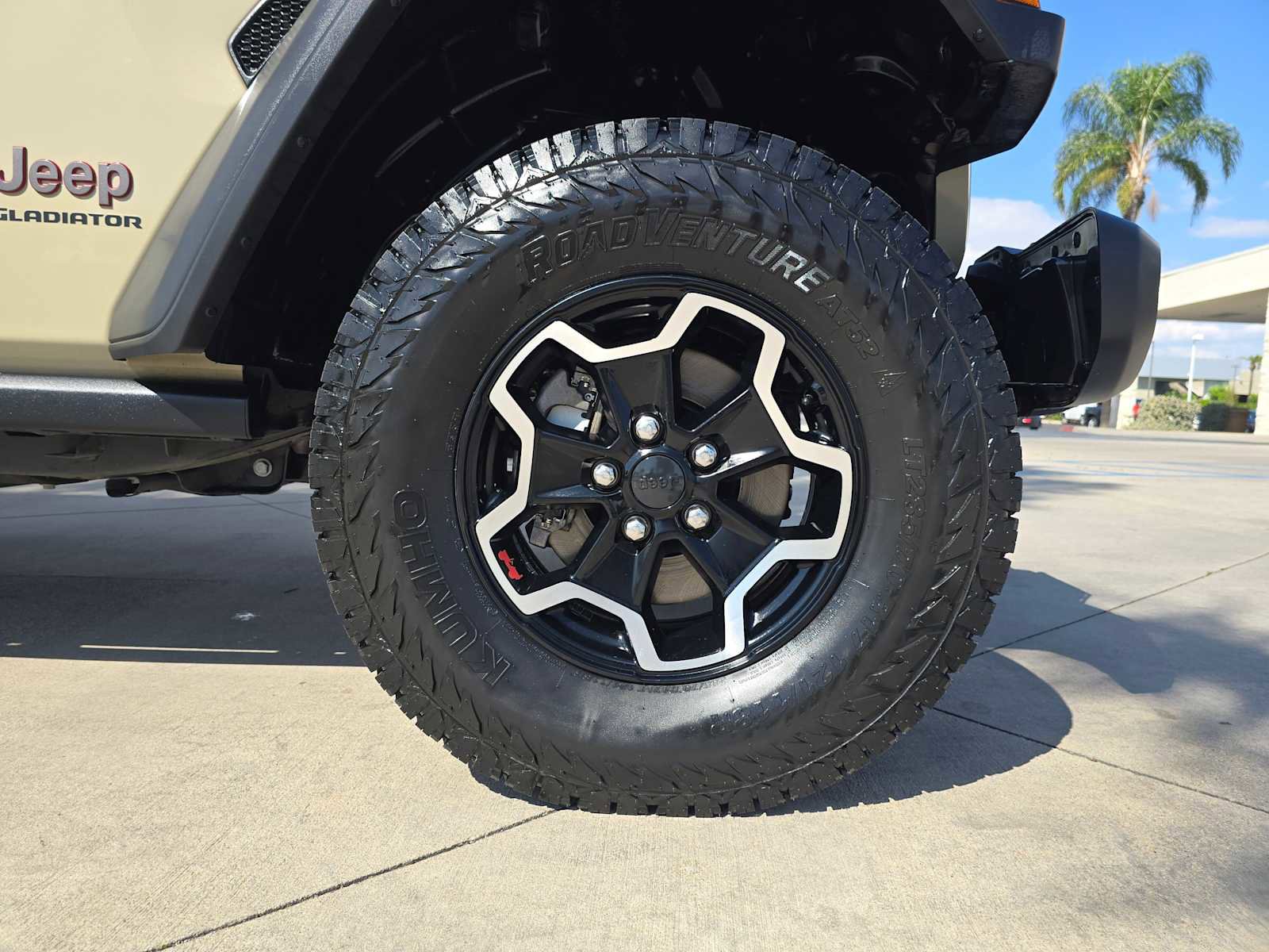 Used 2020 Jeep Gladiator Rubicon AWD/4WD image 9