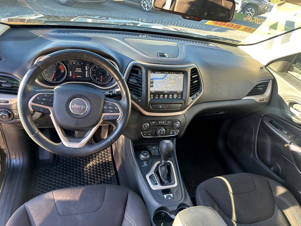 Used 2016 Jeep Cherokee 75th Anniversary image 30