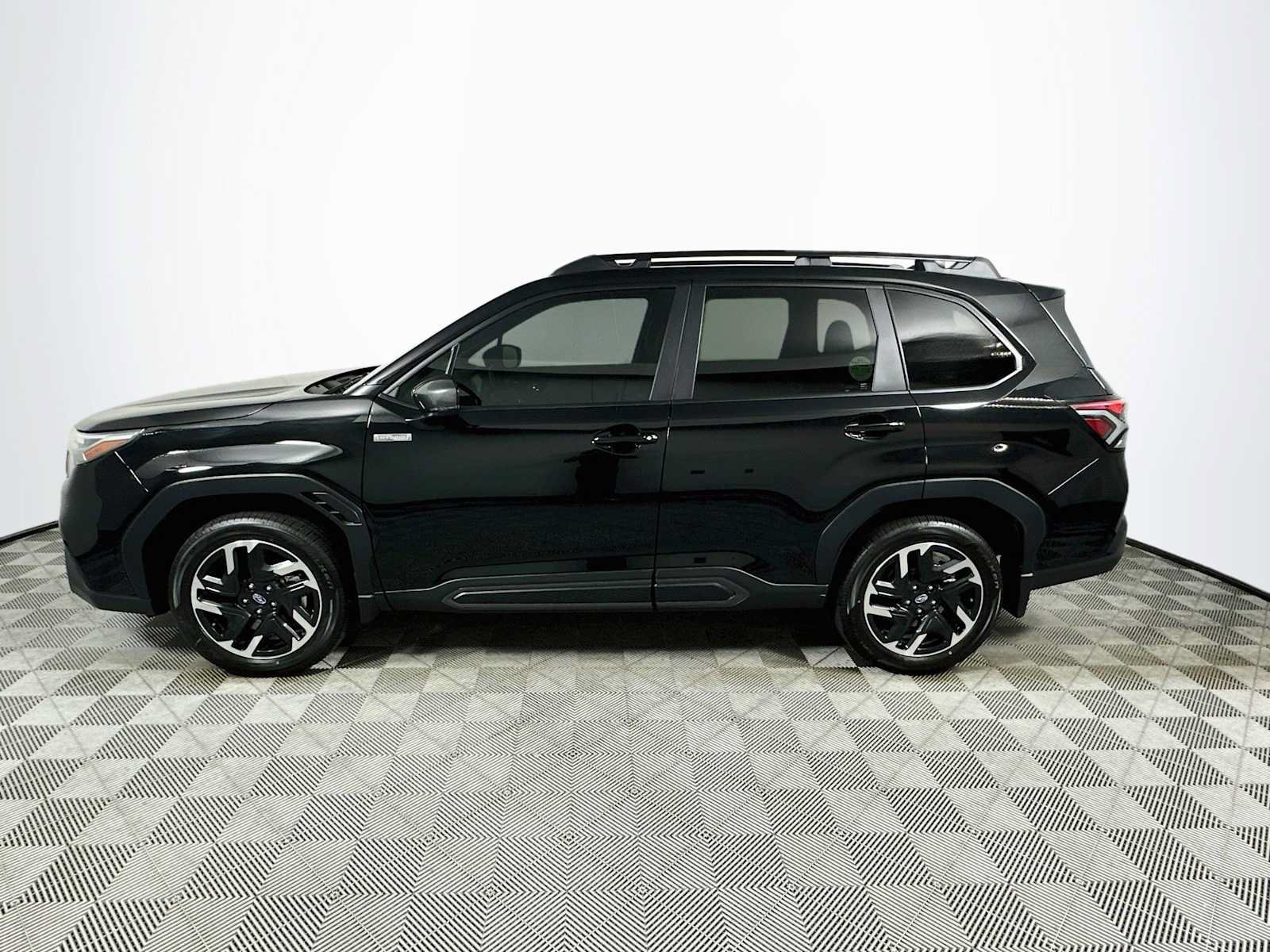 New 2026 Subaru Forester Touring AWD/4WD image 4