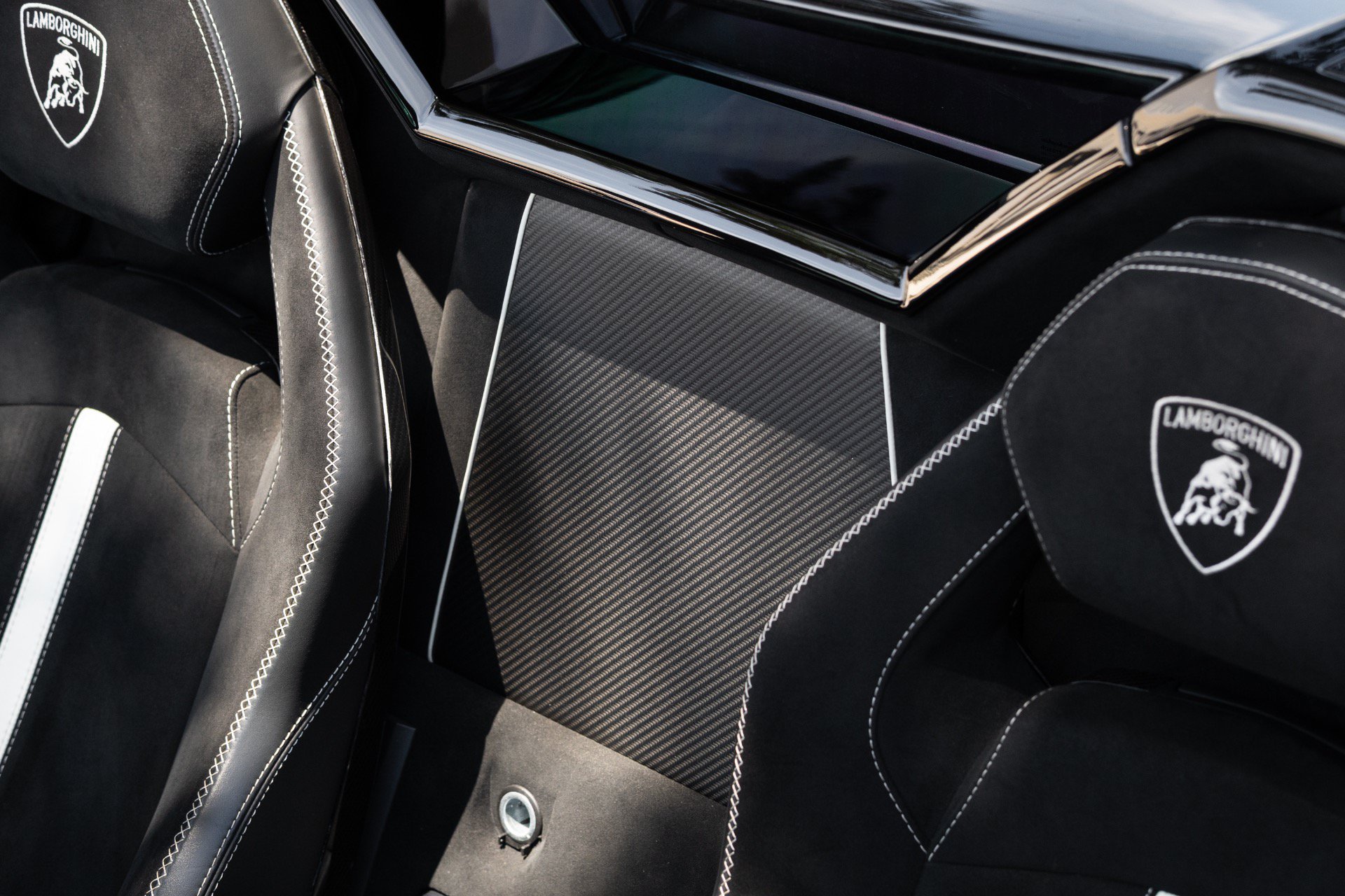 Used 2020 Lamborghini Aventador SVJ AWD/4WD image 66
