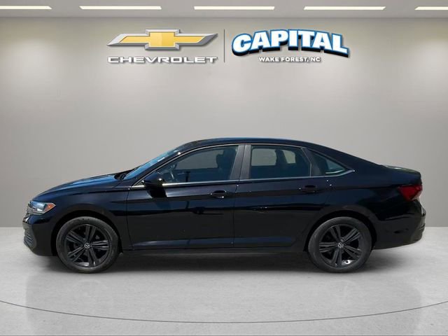 Used 2023 Volkswagen Jetta SE w/ Panoramic Sunroof Package FWD image 2