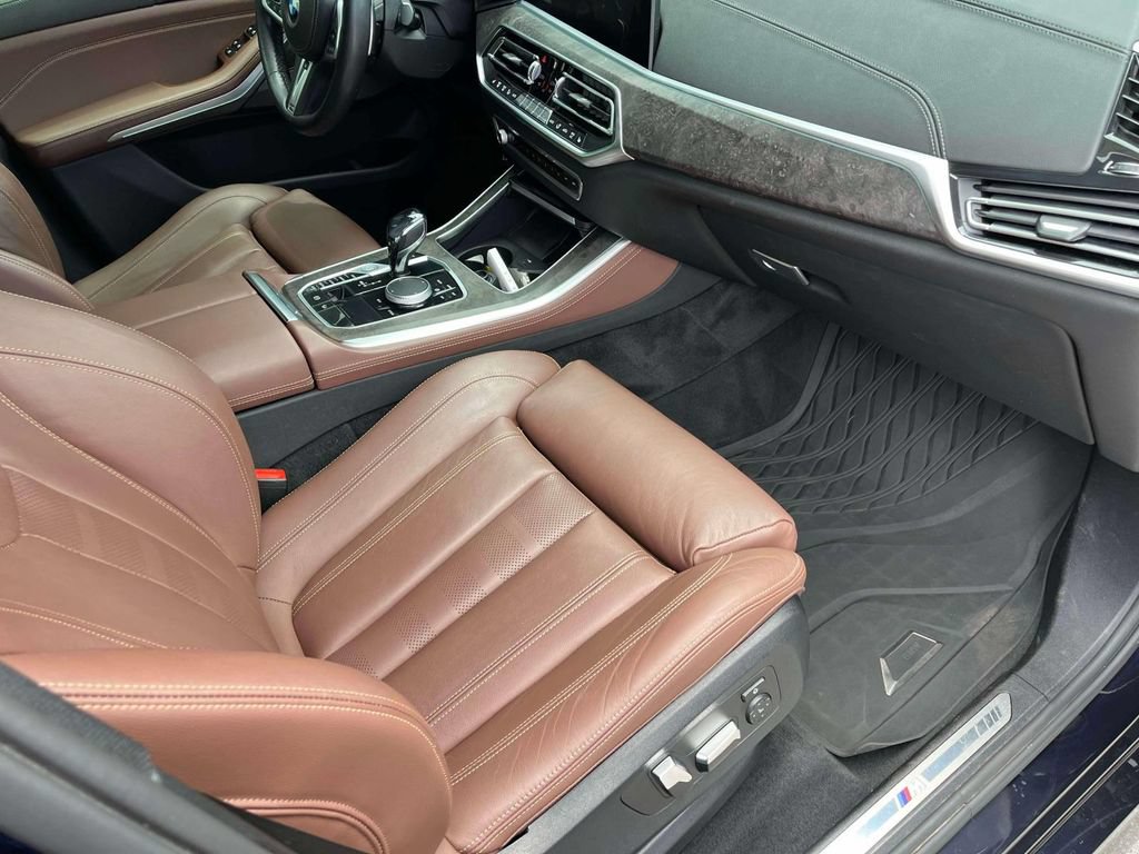 Used 2021 BMW X5 xDrive40i w/ M Sport Package AWD/4WD image 23