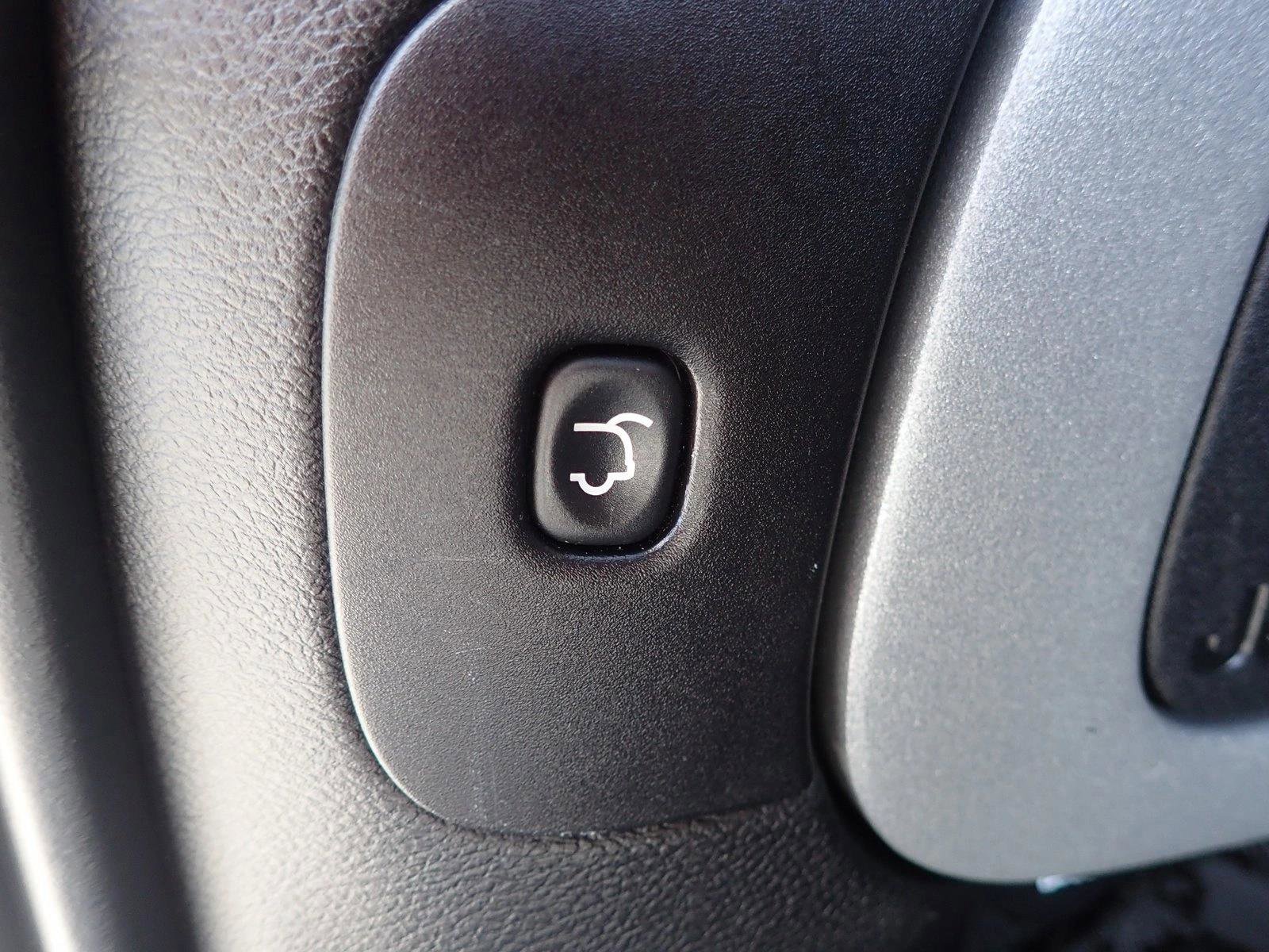 Used 2014 Jeep Cherokee Trailhawk w/ Technology Group AWD/4WD image 9