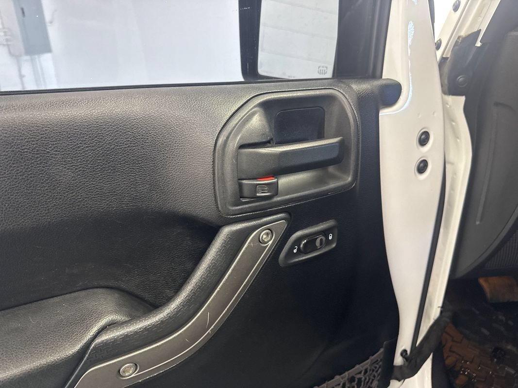 Used 2013 Jeep Wrangler Unlimited Sport AWD/4WD image 10