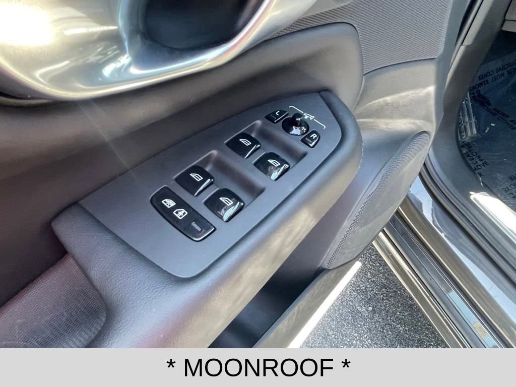 Used 2024 Volvo XC90 B6 Plus image 12