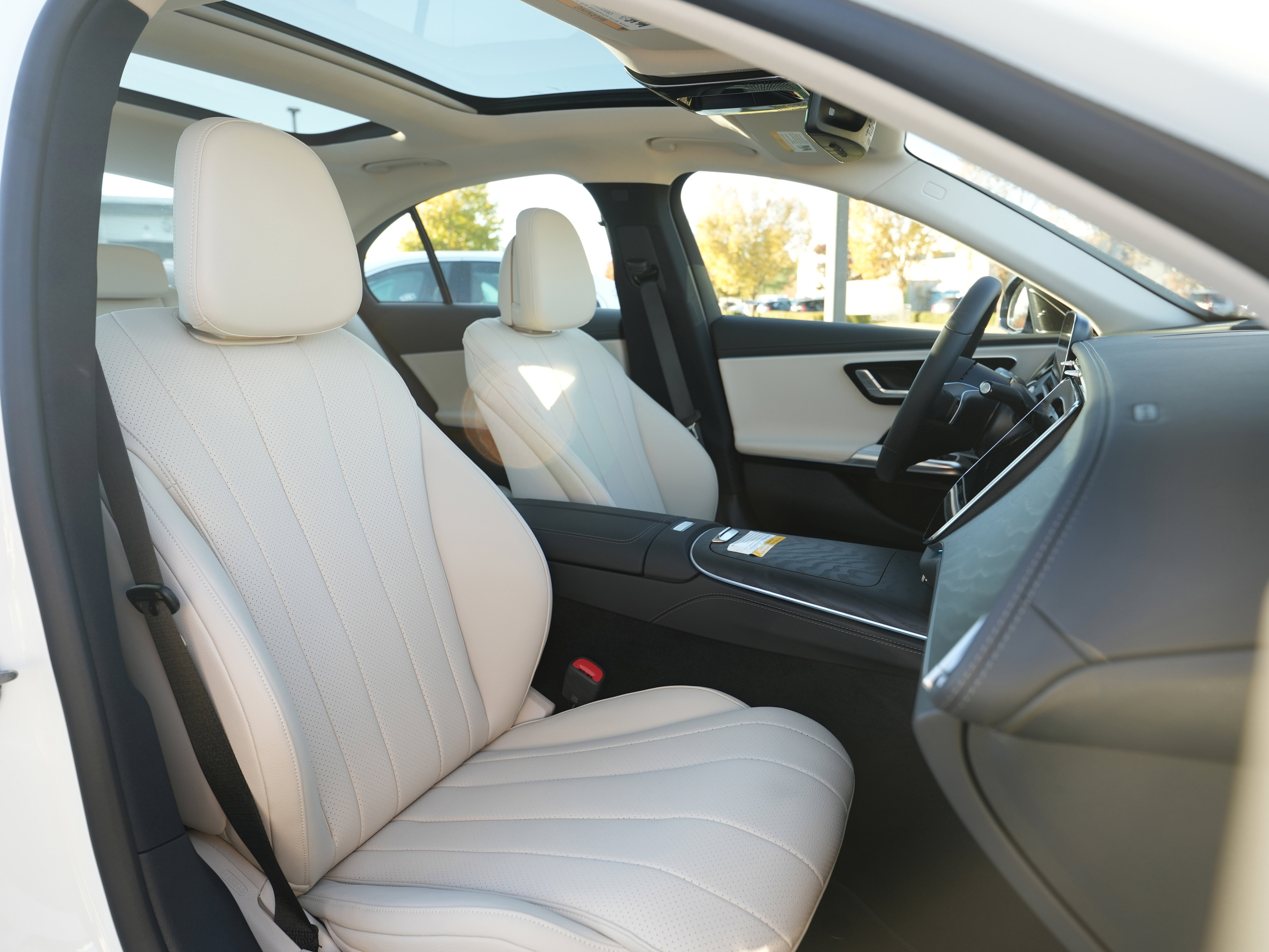 New 2026 Mercedes-Benz E 350 4MATIC Sedan image 35