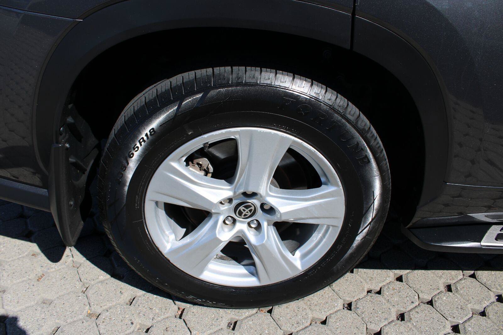 Used 2023 Toyota Highlander LE AWD/4WD image 14