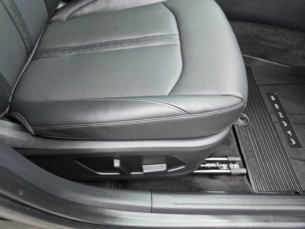 Used 2023 Hyundai Sonata Limited w/ Cargo Package image 25