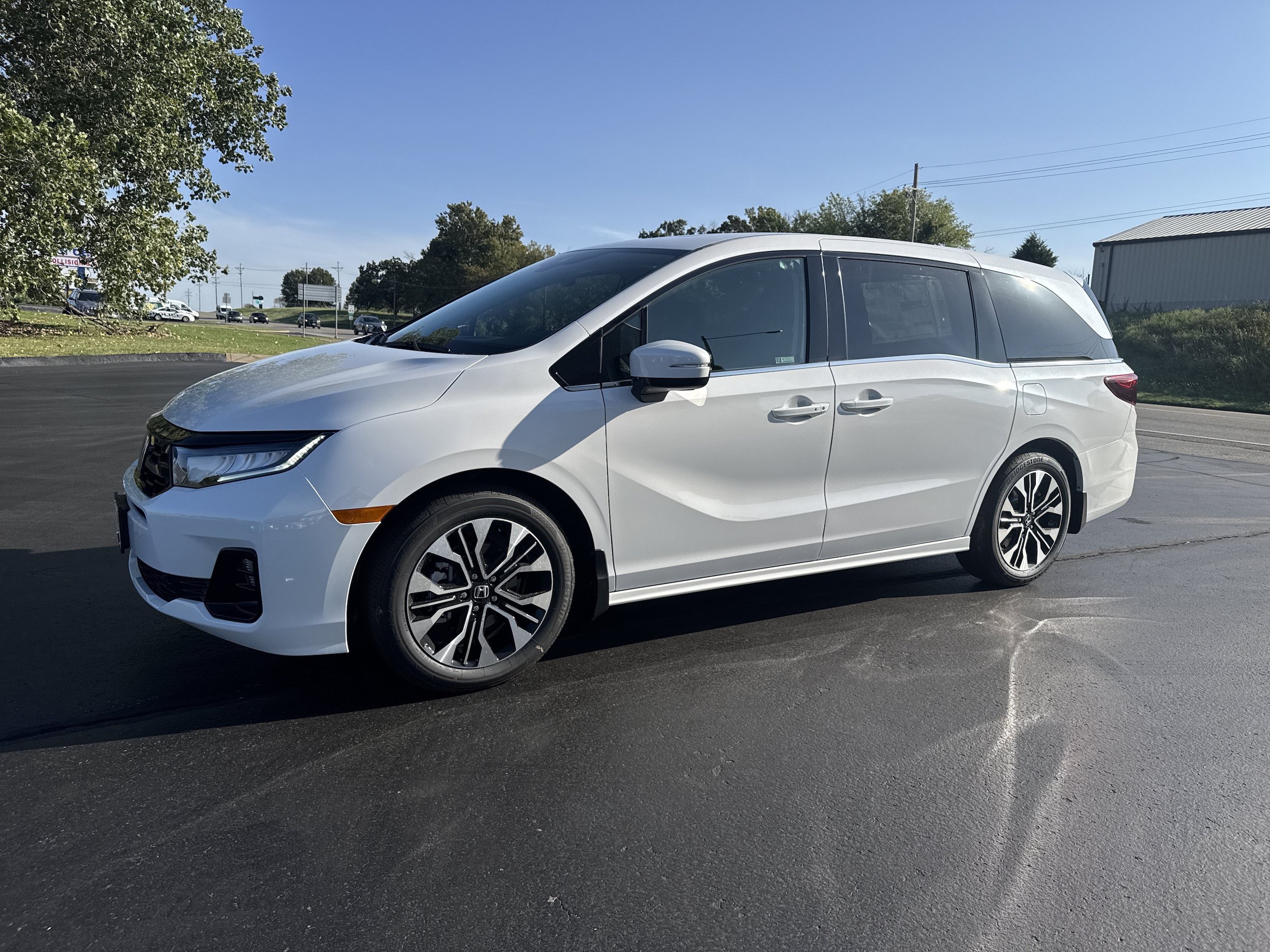 New 2027 Honda Odyssey Elite image 2