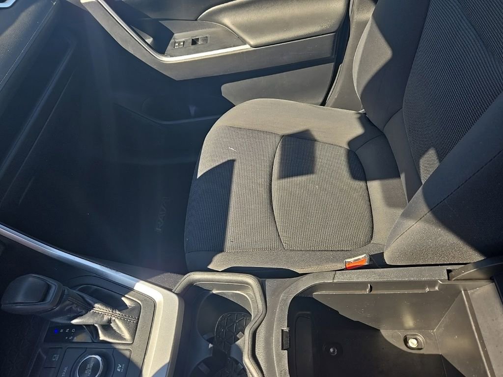 Used 2019 Toyota RAV4 LE image 23