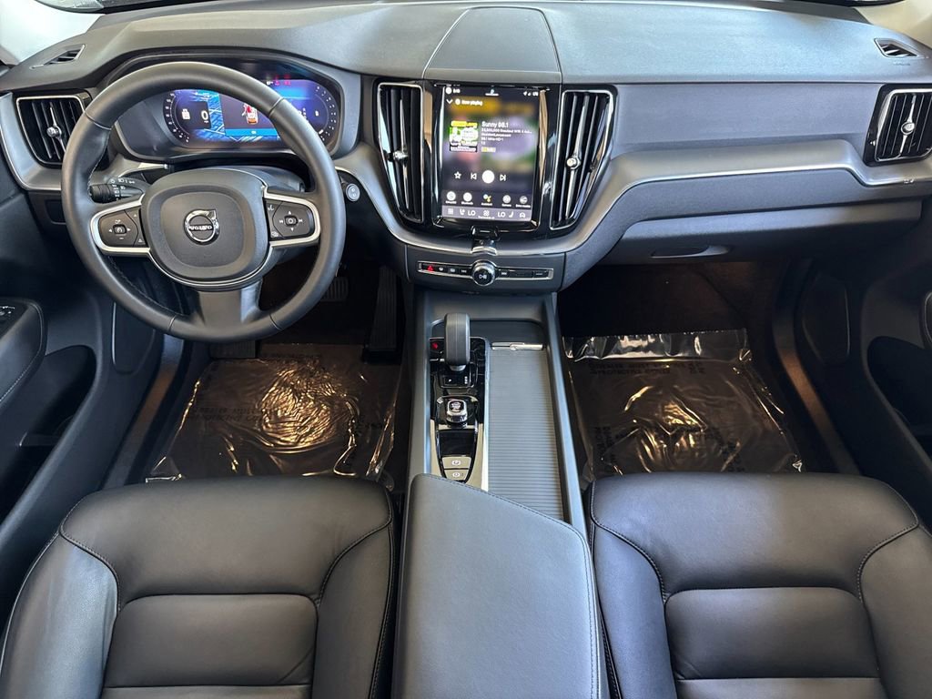 Certified 2025 Volvo XC60 B5 Core AWD/4WD image 12