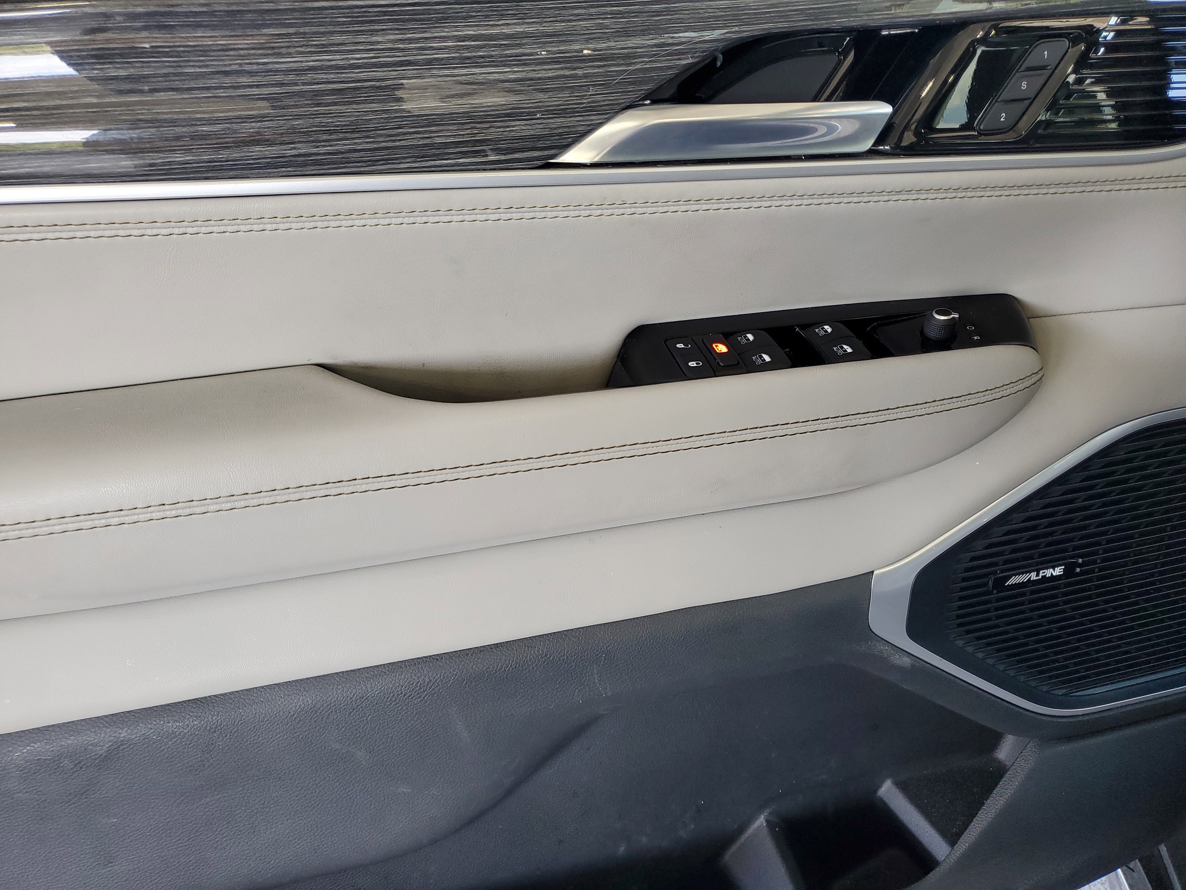 Certified 2022 Jeep Wagoneer Series II w/ Premium Group I RWD image 14