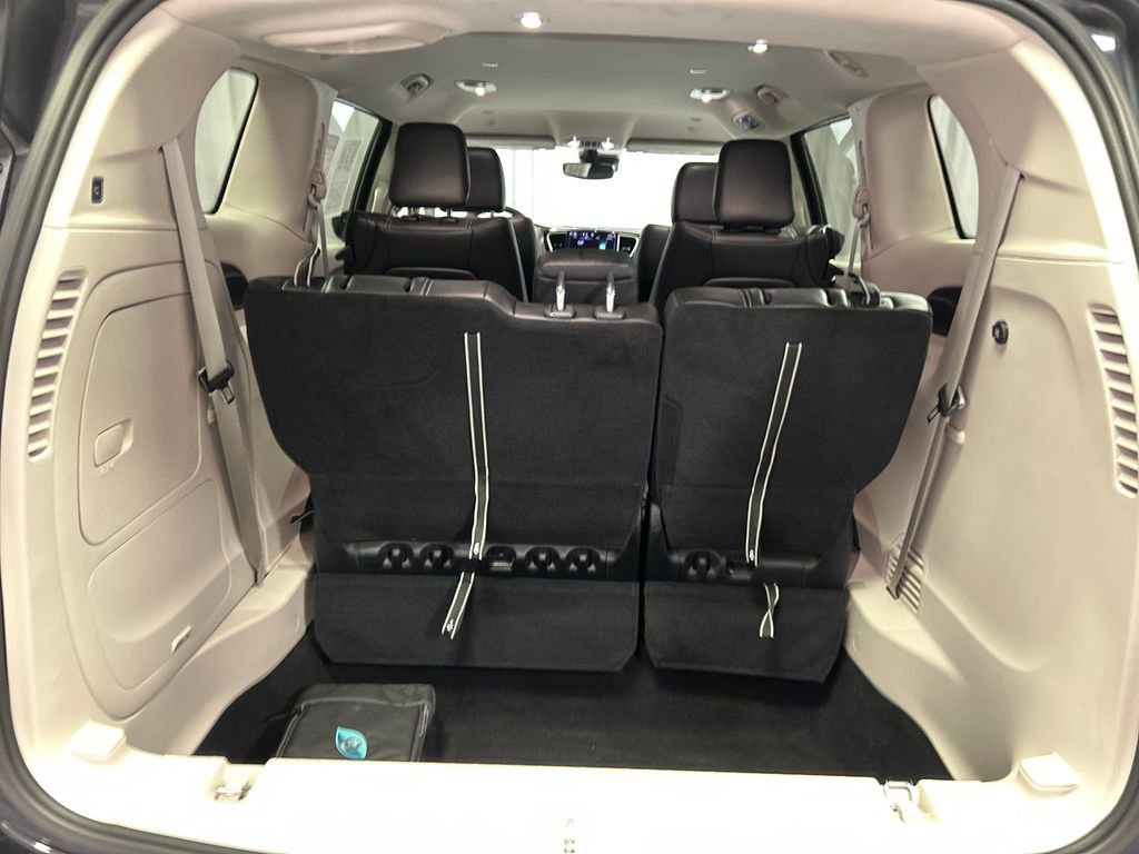 Used 2023 Chrysler Pacifica Touring-L FWD image 24