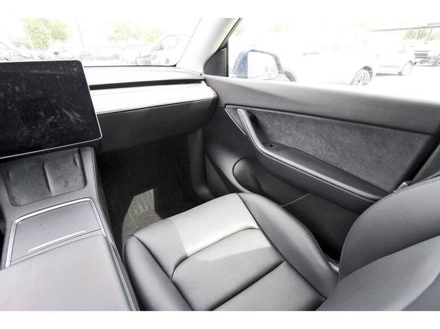 Used 2022 Tesla Model Y Long Range image 9