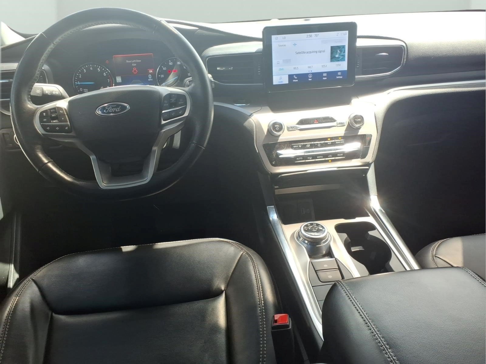 Used 2023 Ford Explorer XLT w/ Equipment Group 202A AWD/4WD image 9