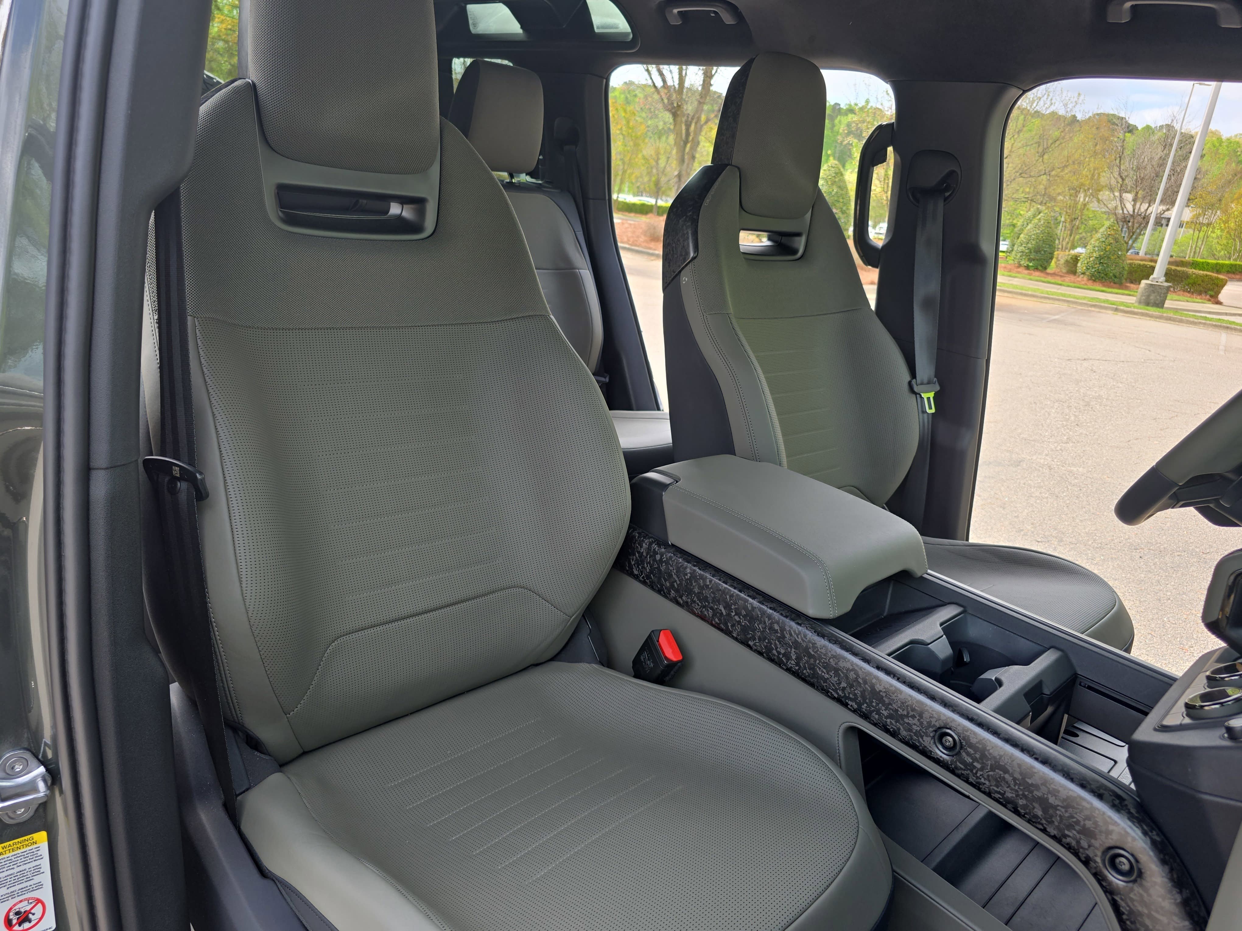 Certified 2025 Land Rover Defender 110 image 10