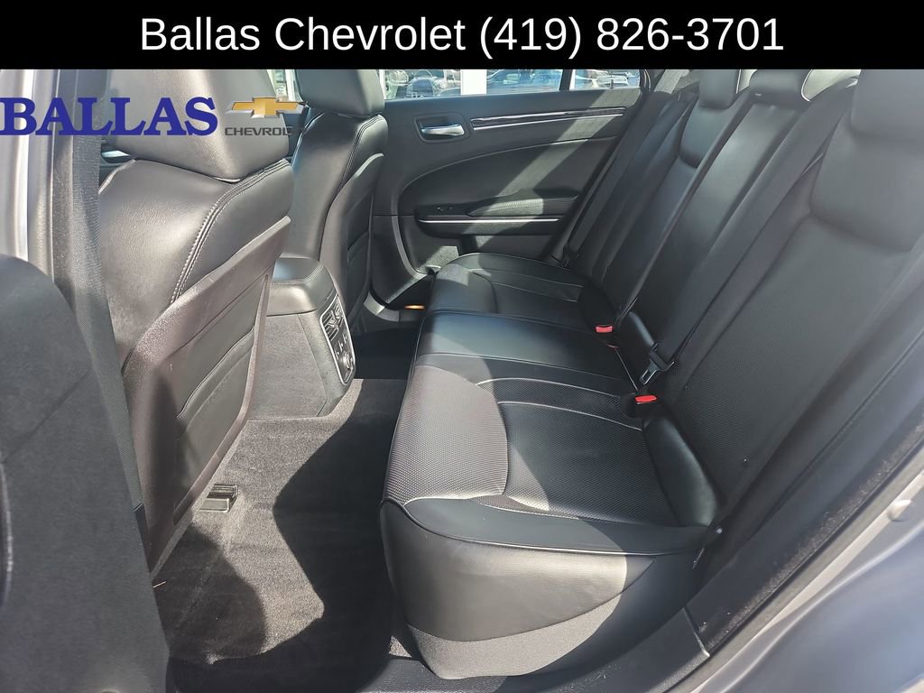 Used 2014 Chrysler 300 C w/ Light Group image 25