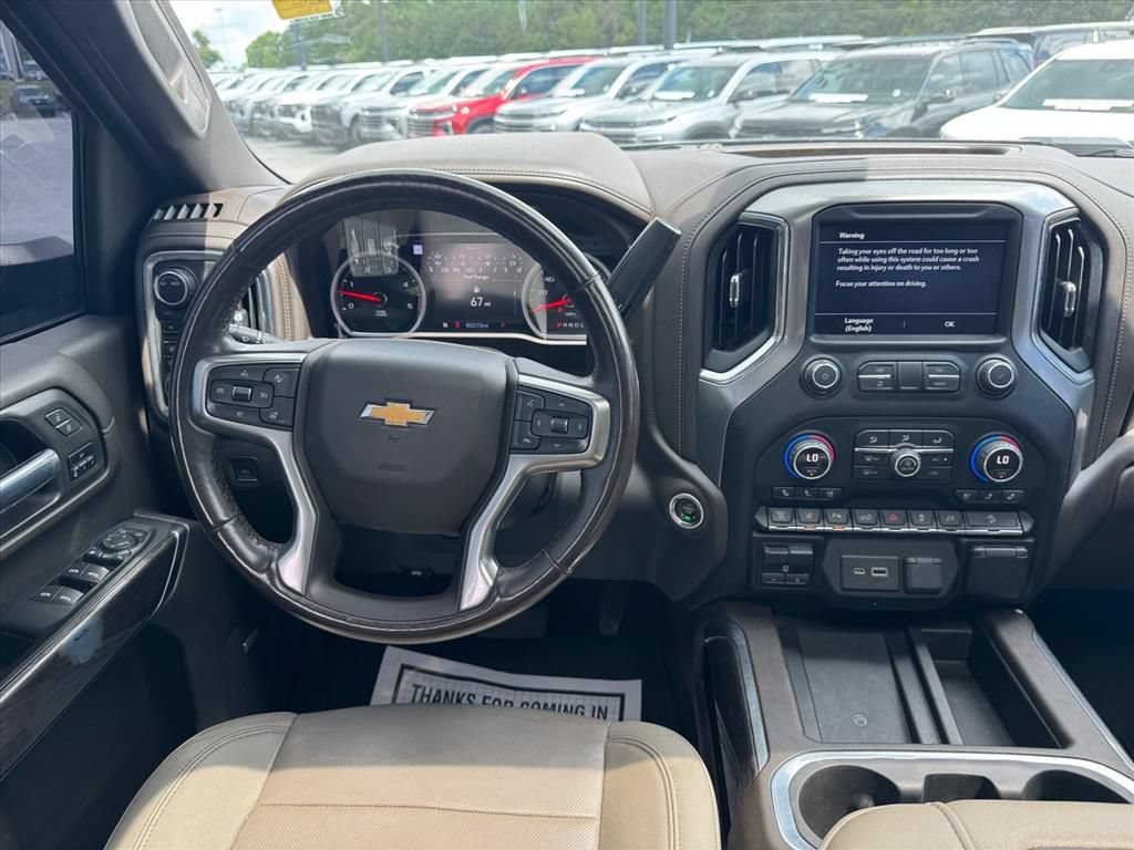 Used 2022 Chevrolet Silverado 2500 LTZ w/ LTZ Convenience Package AWD/4WD image 13