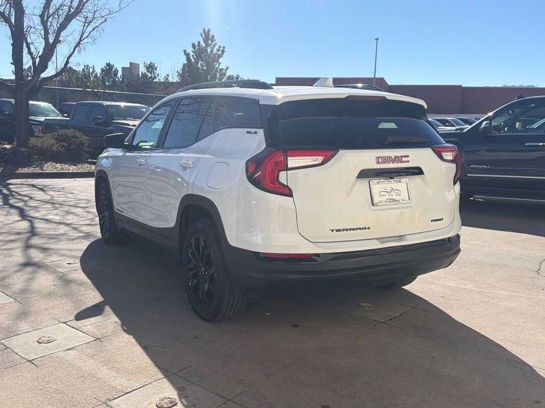 Used 2022 GMC Terrain SLE w/ Driver Convenience Package image 7