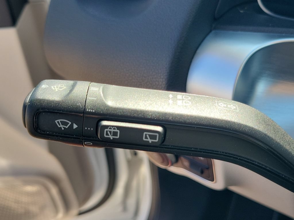 Used 2021 Mercedes-Benz GLB 250 4MATIC image 14