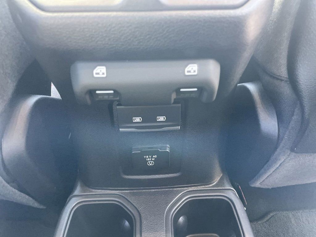Used 2025 Jeep Wrangler Rubicon w/ Convenience Group image 19