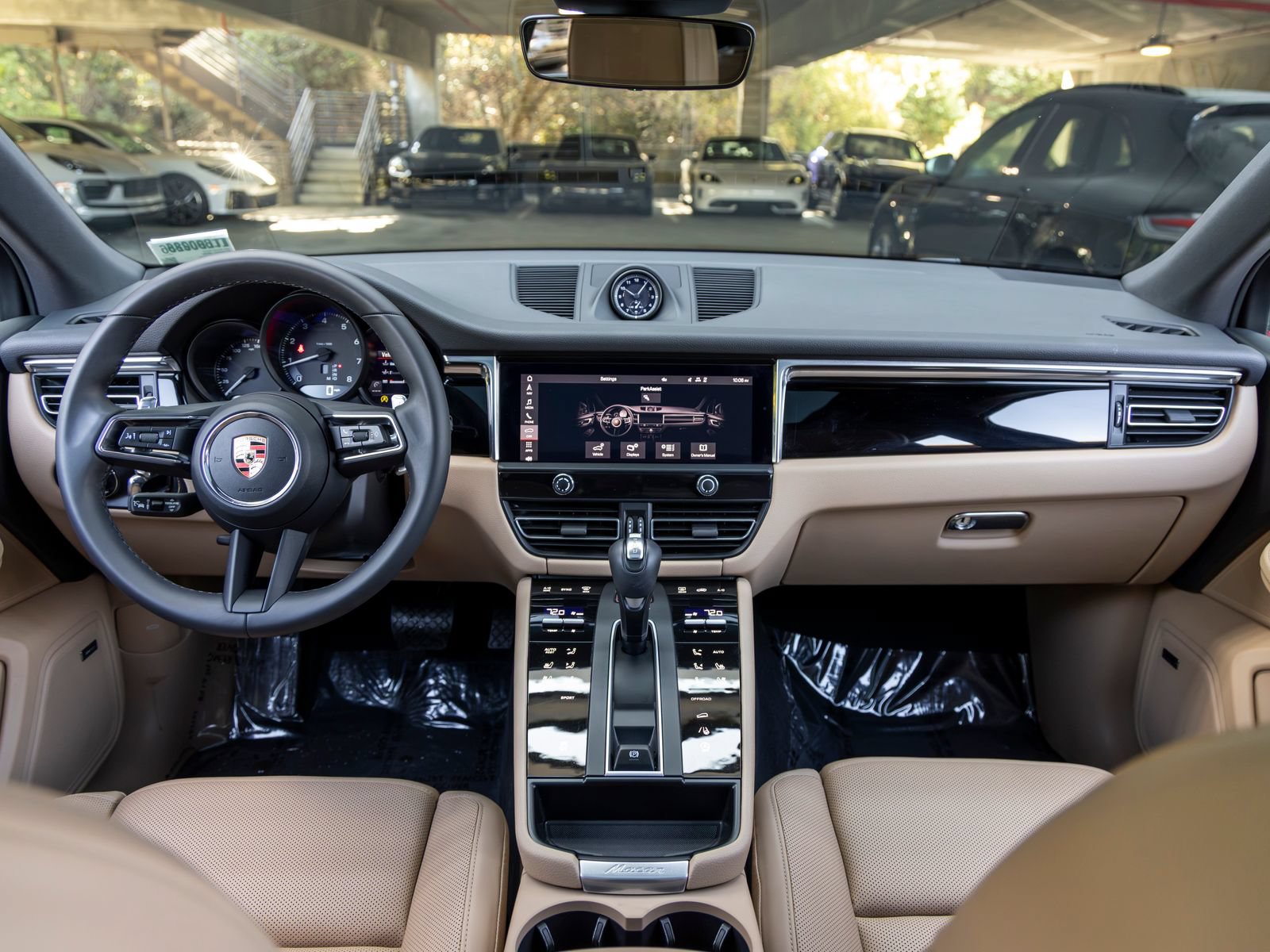 Certified 2026 Porsche Macan AWD/4WD image 35