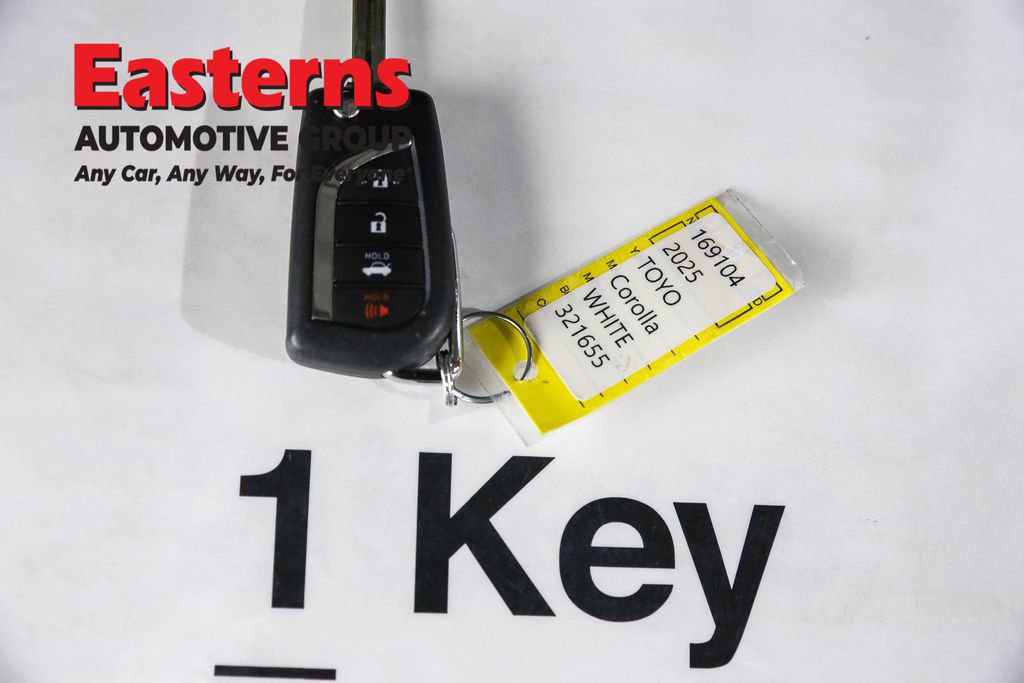 Used 2025 Toyota Corolla LE image 25