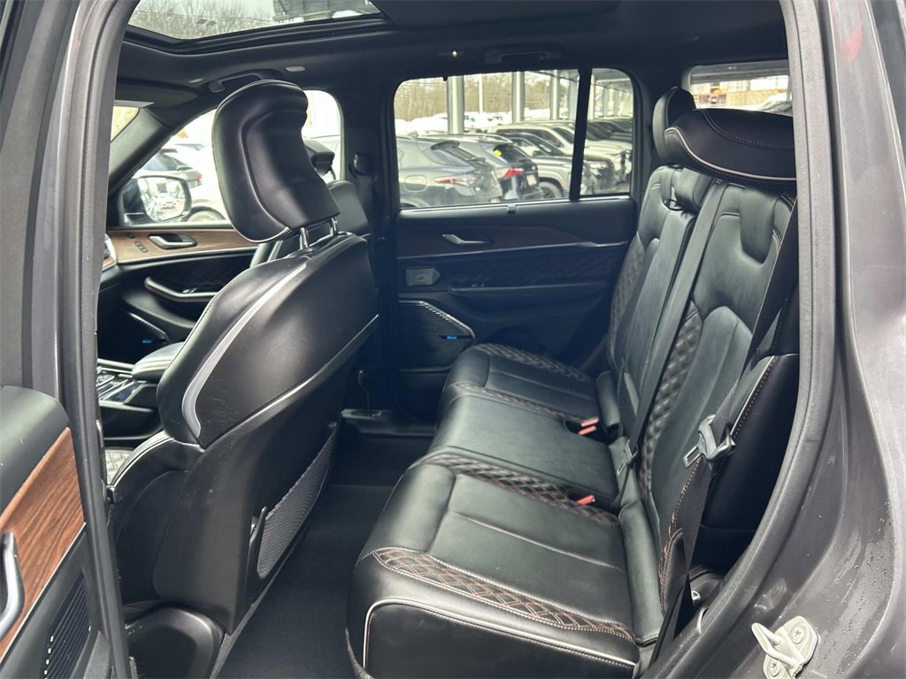 Used 2023 Jeep Grand Cherokee Summit w/ High Altitude Package image 12