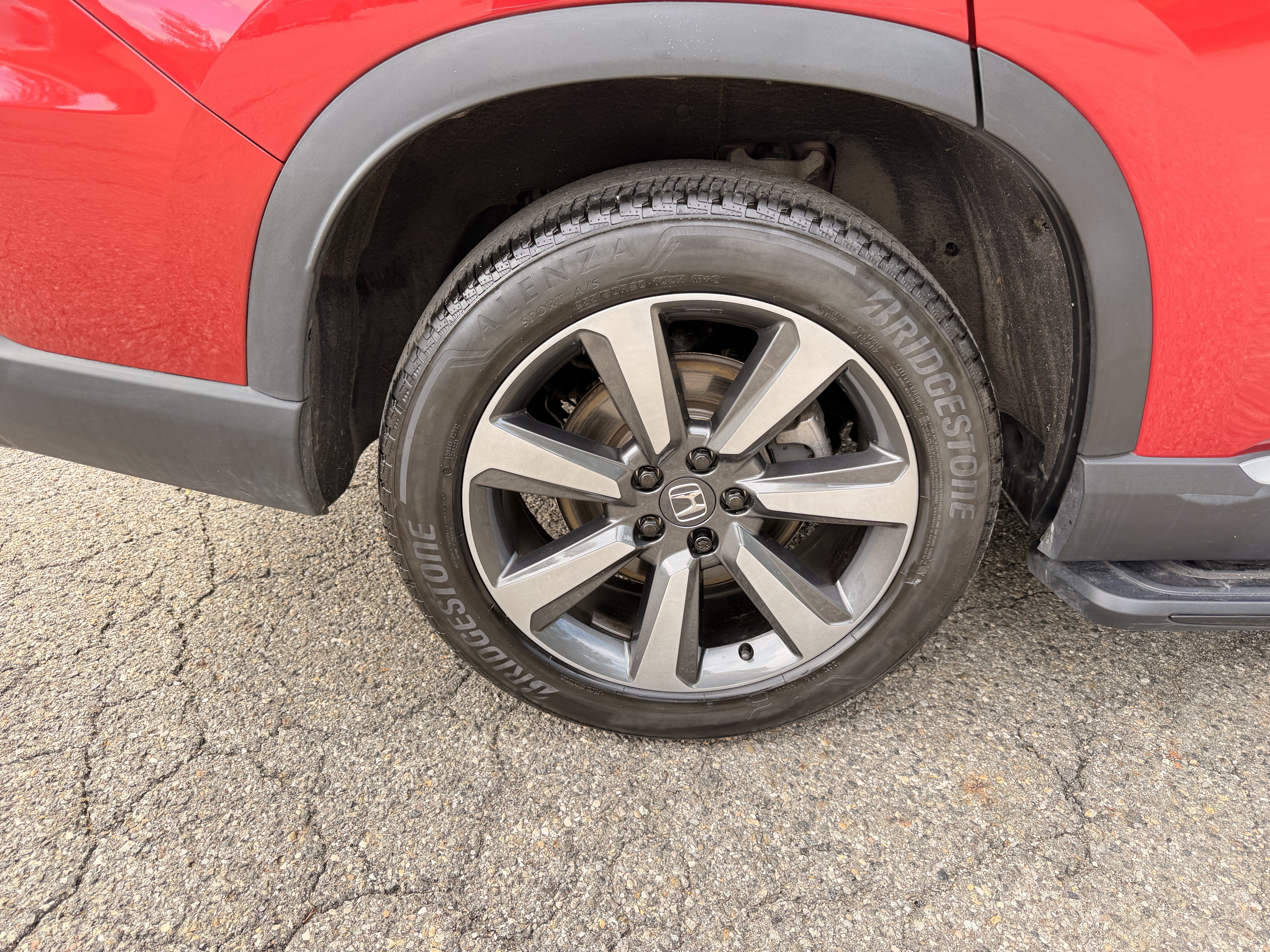 Used 2025 Honda Pilot Touring image 9