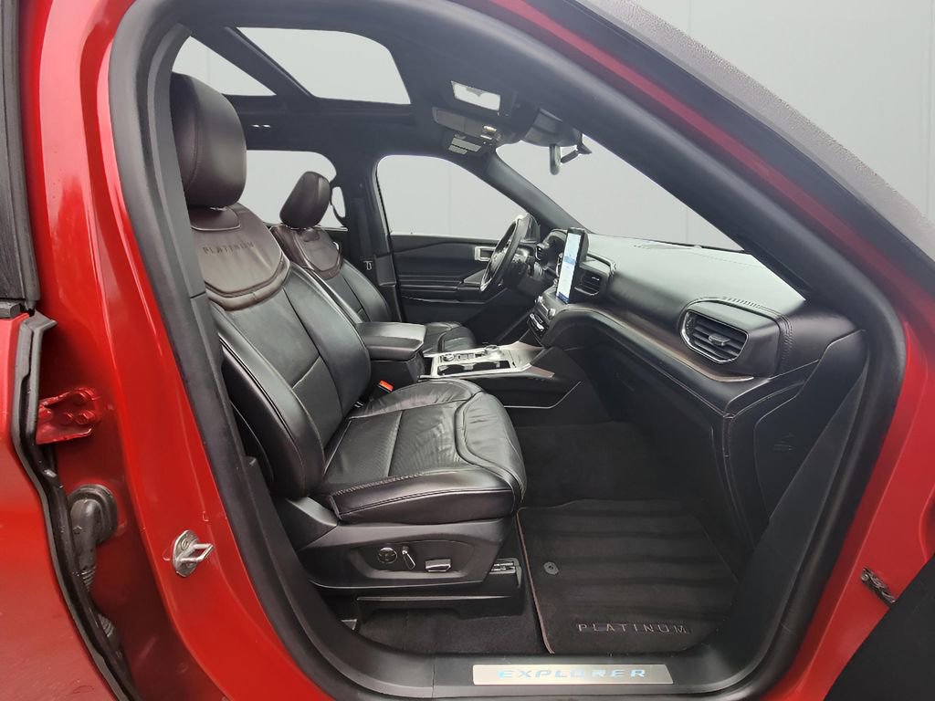 Used 2020 Ford Explorer Platinum w/ Premium Technology Package image 39