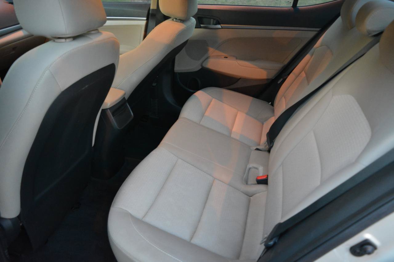 Used 2017 Hyundai Elantra SE FWD image 15