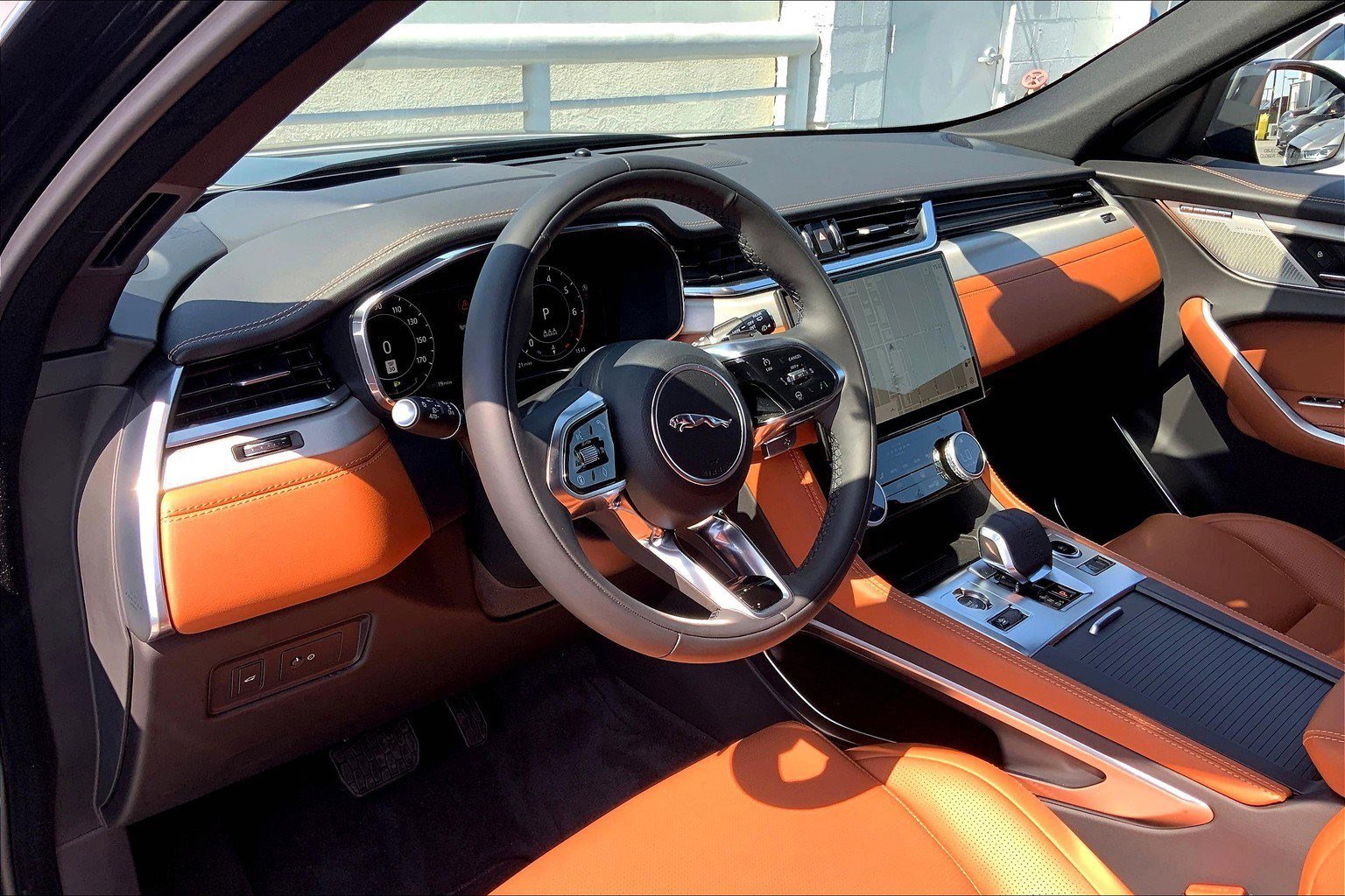 New 2026 Jaguar F-PACE R-Dynamic S image 4