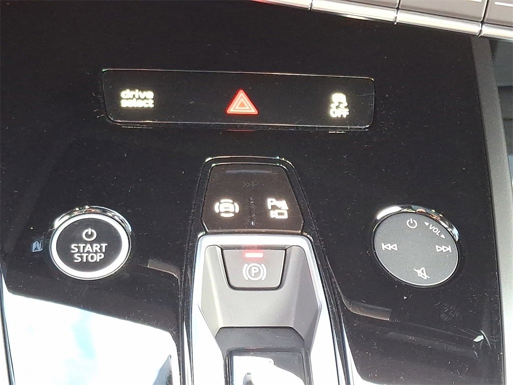 Used 2024 Audi Q4 e-tron Premium Plus image 25