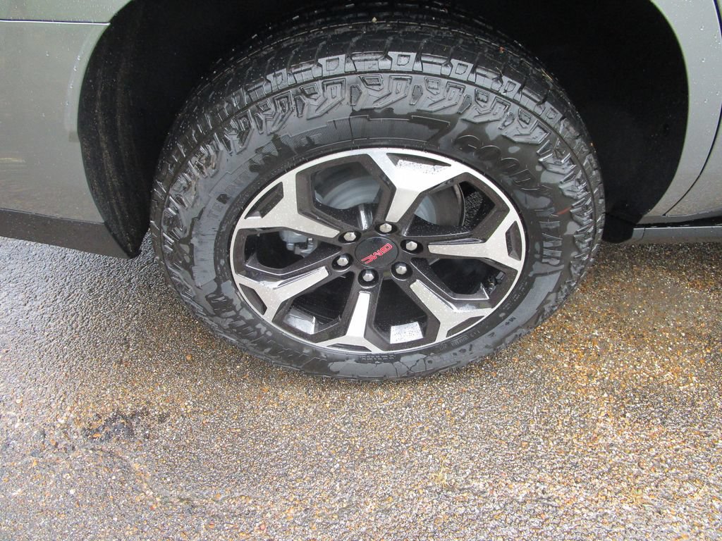 New 2026 GMC Yukon AT4 Ultimate AWD/4WD image 11