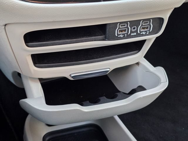 Used 2023 Chrysler Pacifica Touring-L FWD image 26