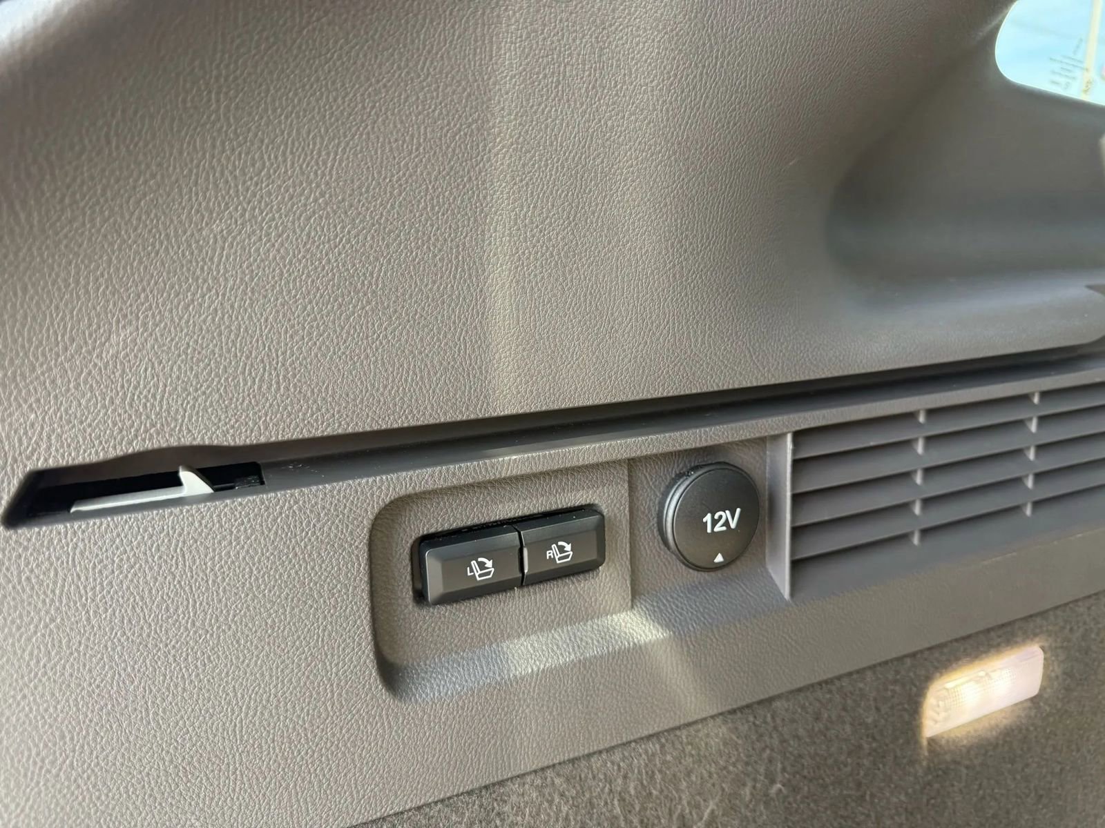 Used 2019 Lincoln Nautilus Select image 44