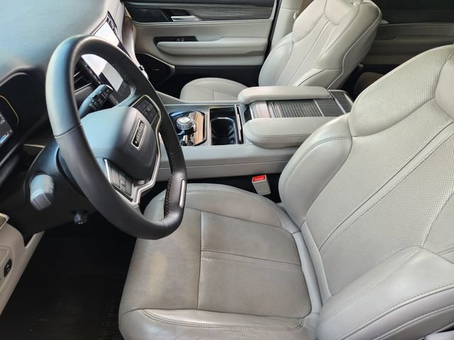 Certified 2024 Jeep Wagoneer Series II AWD/4WD image 12