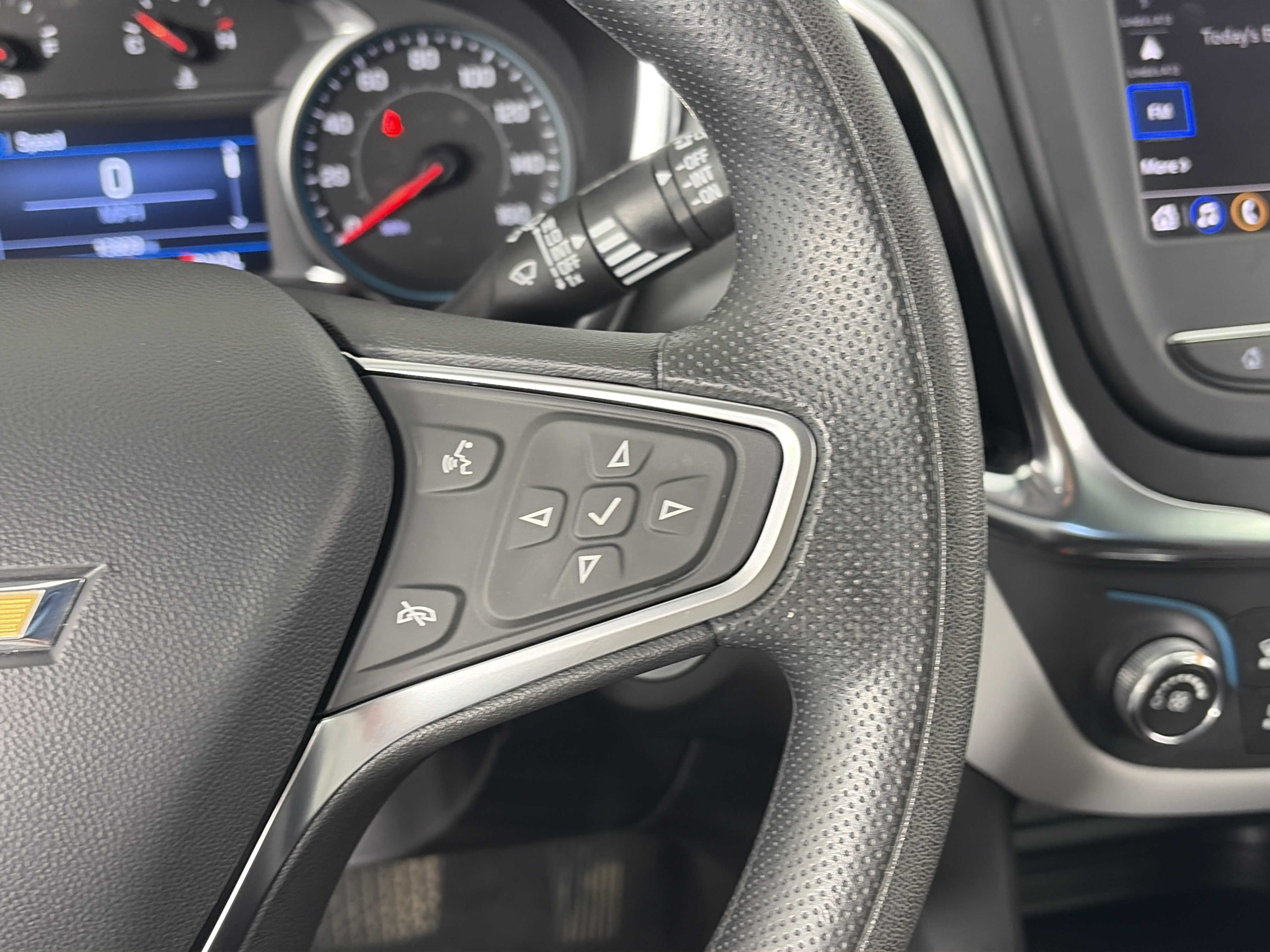 Used 2024 Chevrolet Equinox LS w/ LS Convenience Package FWD image 27