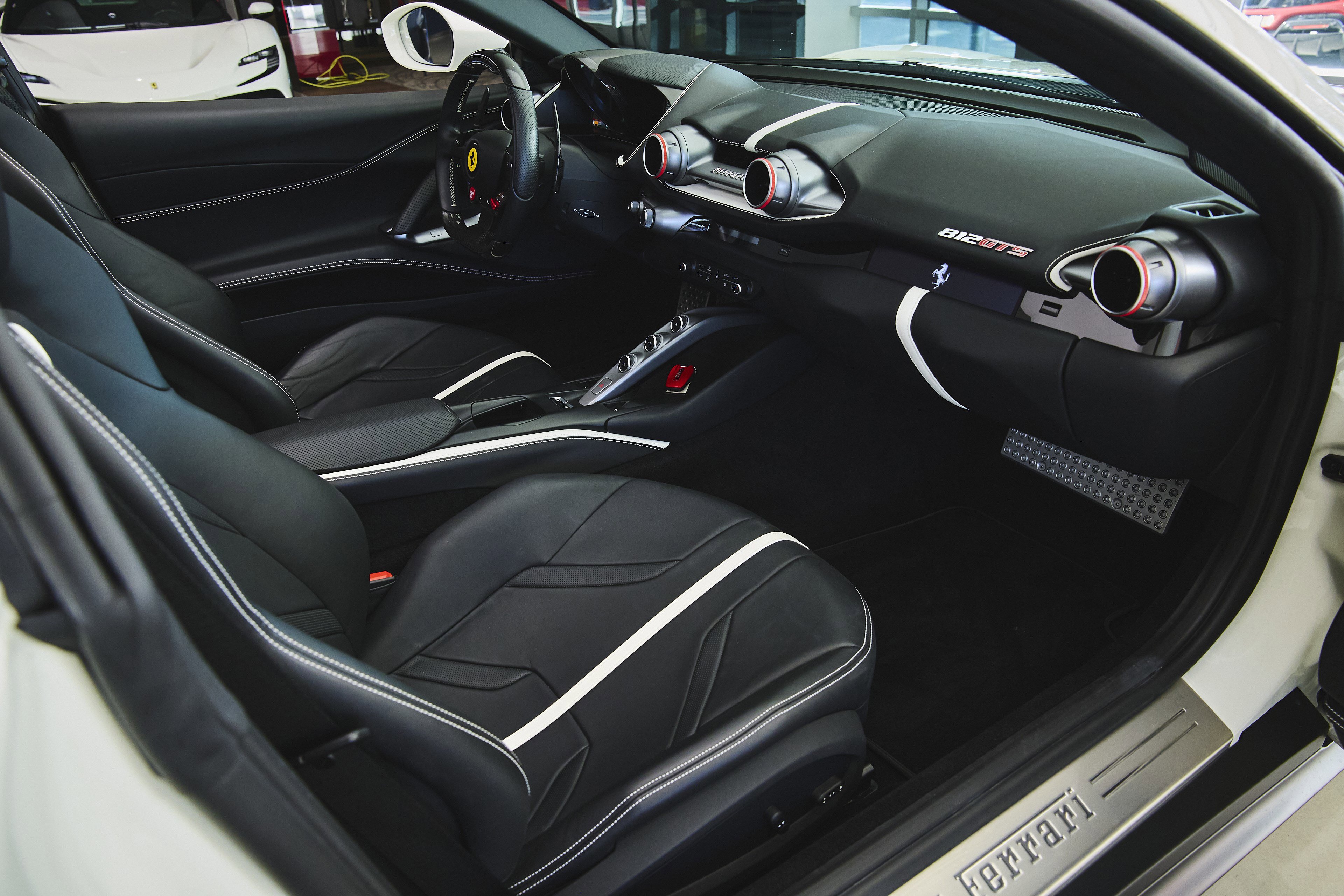 Used 2023 Ferrari 812 GTS image 38