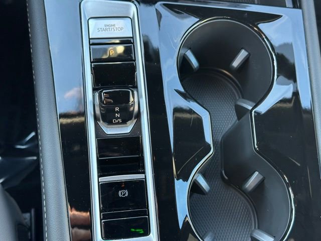 Used 2024 Volkswagen Atlas Cross Sport SEL image 19