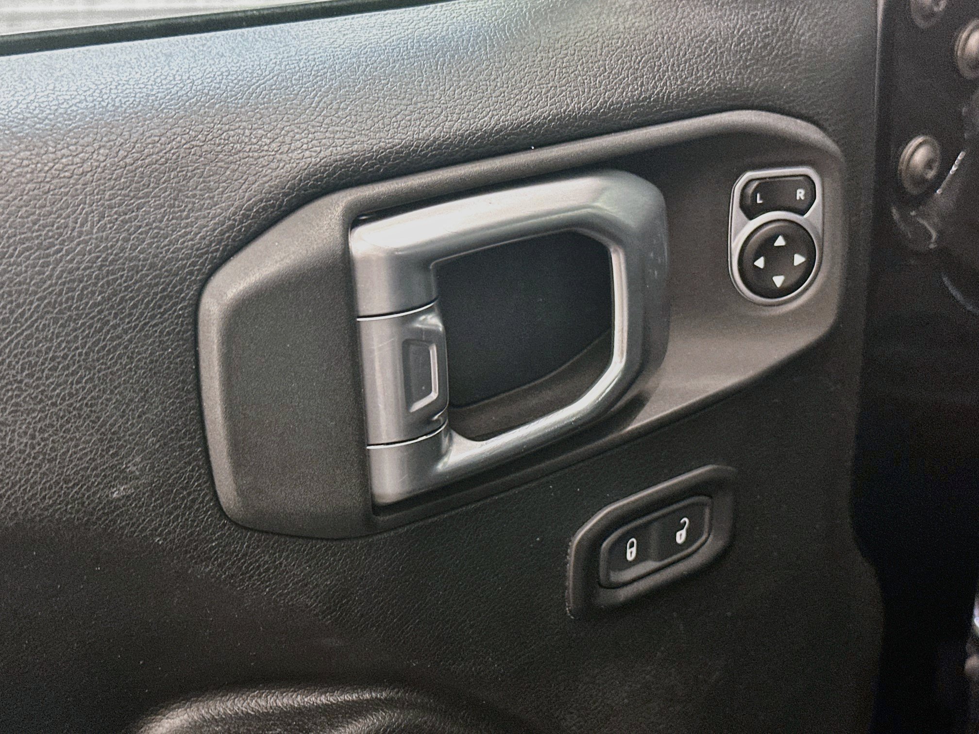 Used 2020 Jeep Gladiator Sport w/ Quick Order Package 24S AWD/4WD image 15