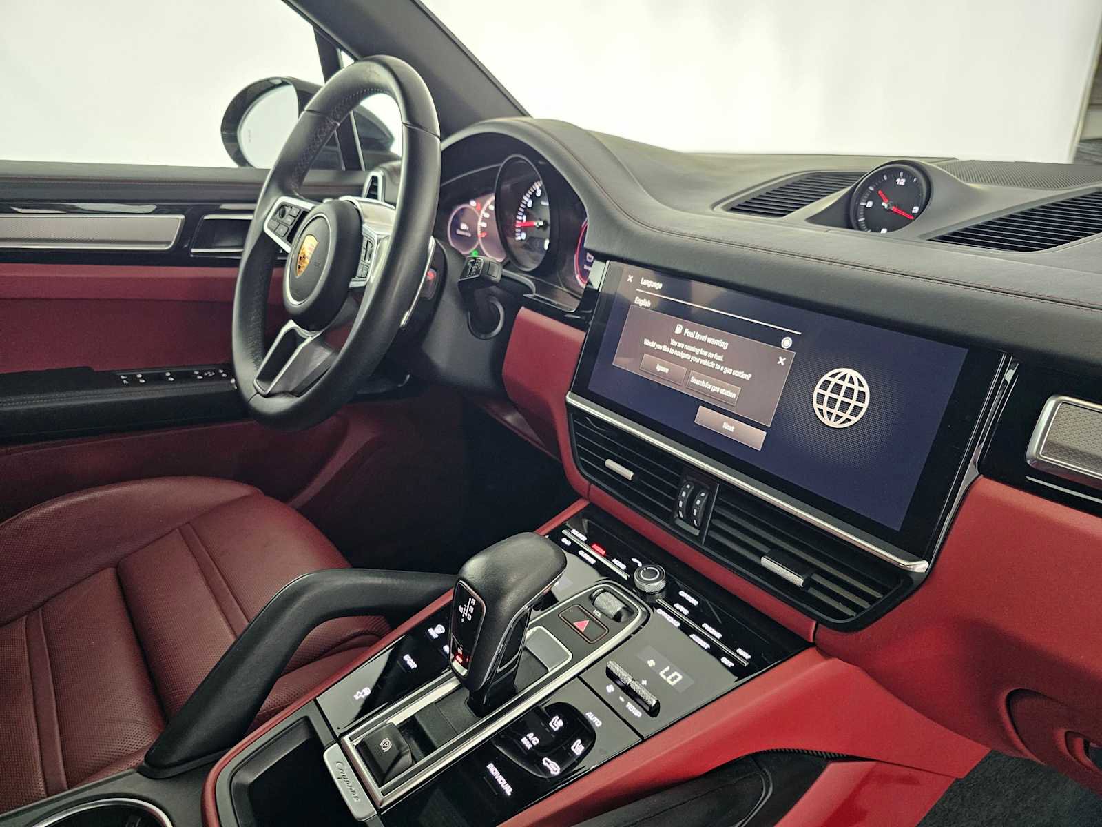 Used 2022 Porsche Cayenne Platinum Edition image 11