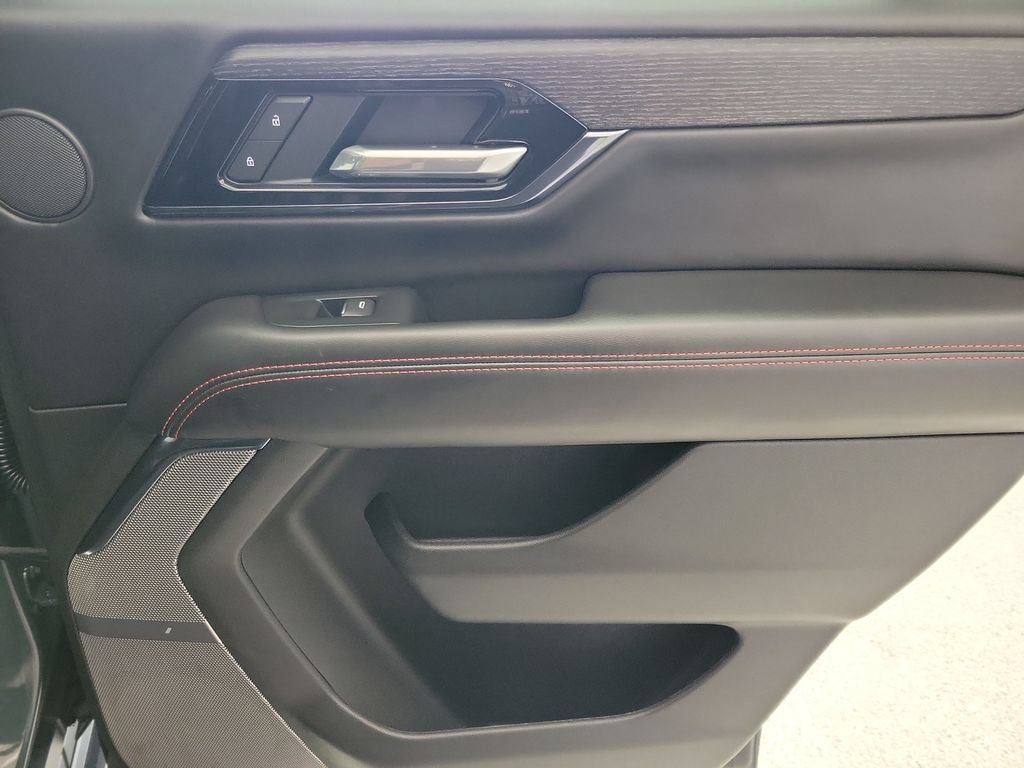Used 2025 GMC Yukon AT4 Ultimate AWD/4WD image 25