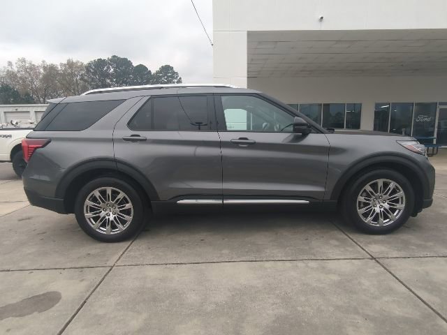 Used 2025 Ford Explorer Platinum RWD image 8