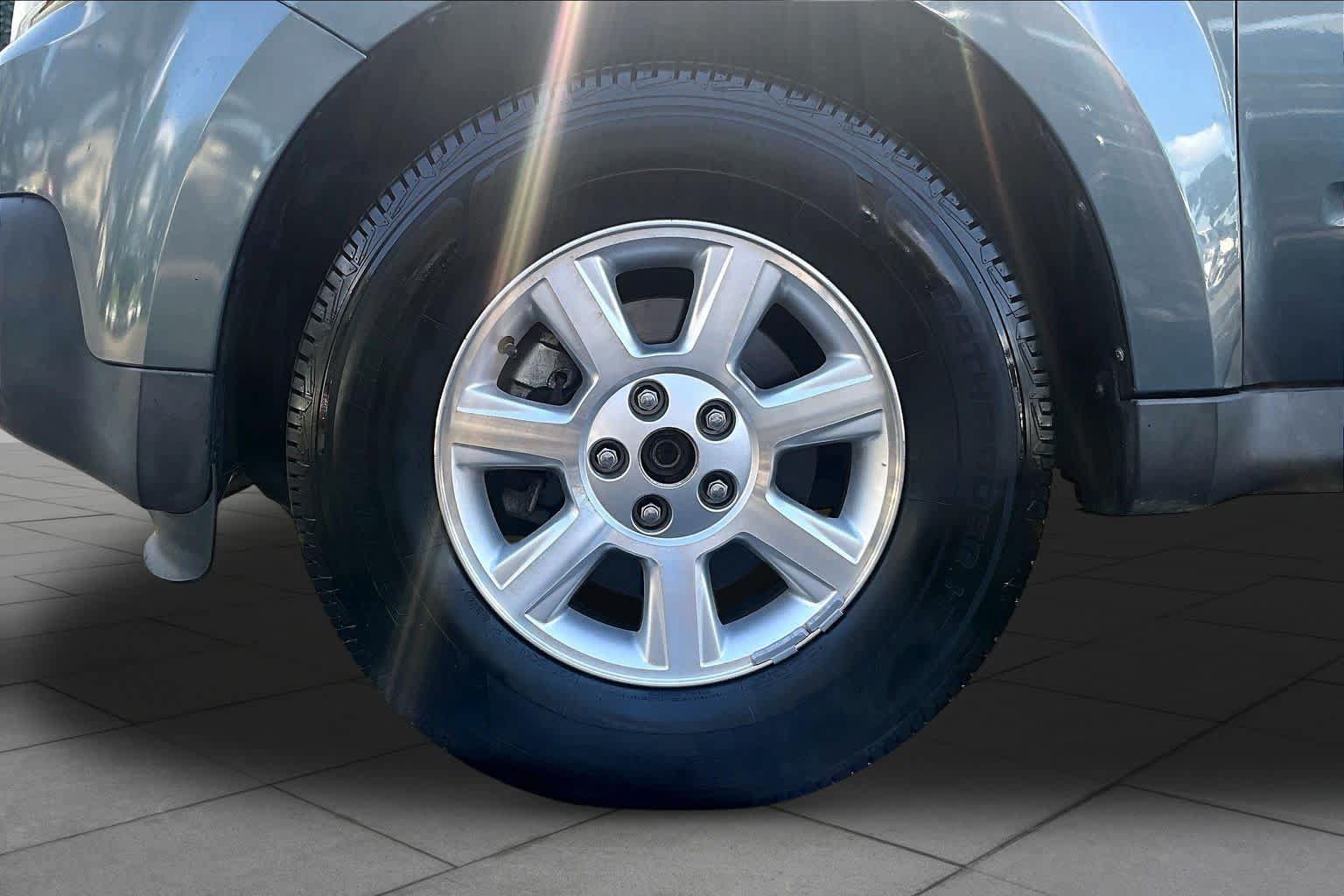 Used 2010 MAZDA Tribute i Sport FWD image 10