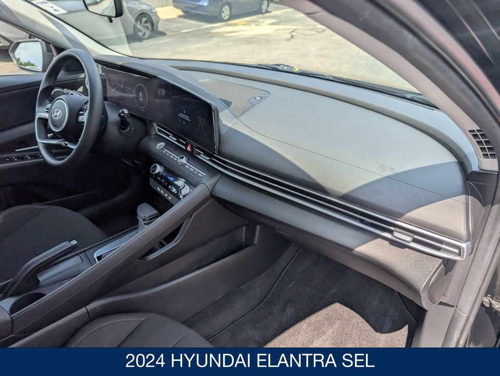 Certified 2024 Hyundai Elantra SEL FWD image 32