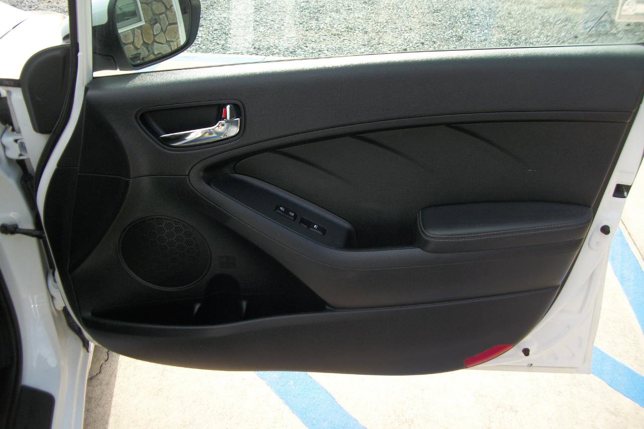 Used 2016 Kia Forte EX FWD image 6