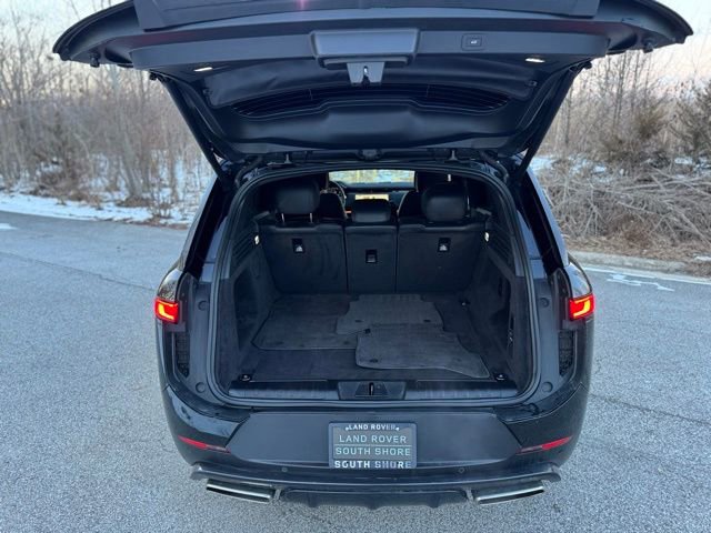 Used 2025 Land Rover Range Rover Sport SE image 7