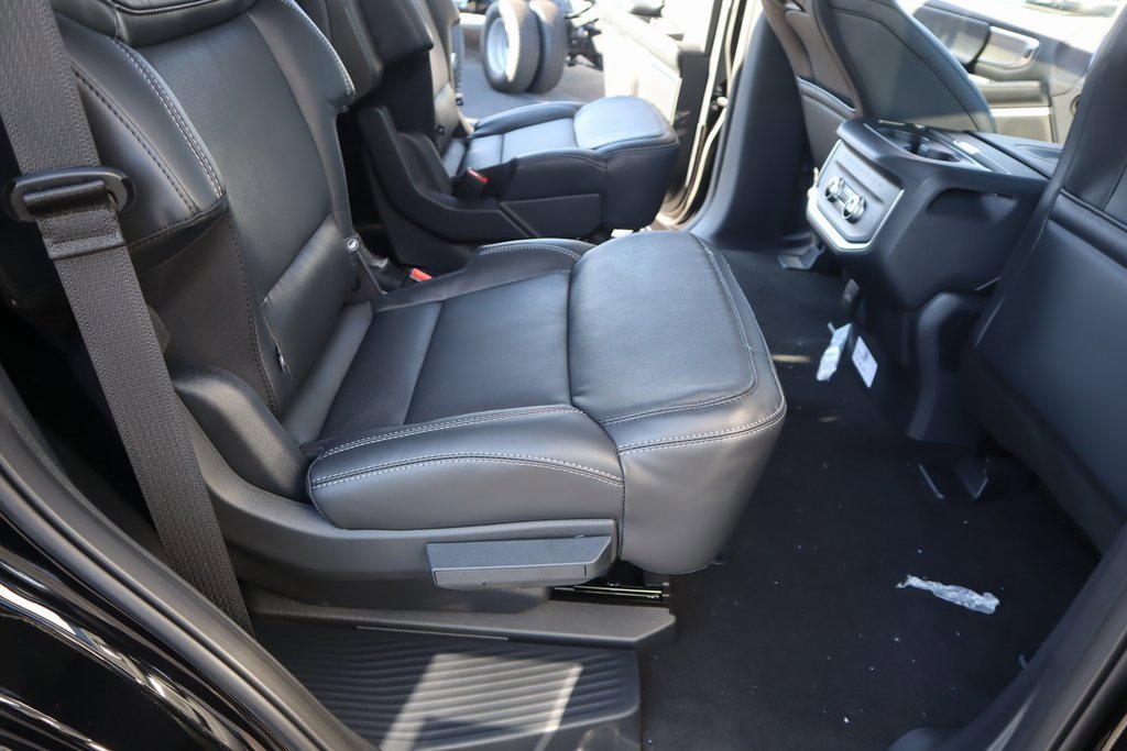 New 2025 Ford Expedition Platinum image 16