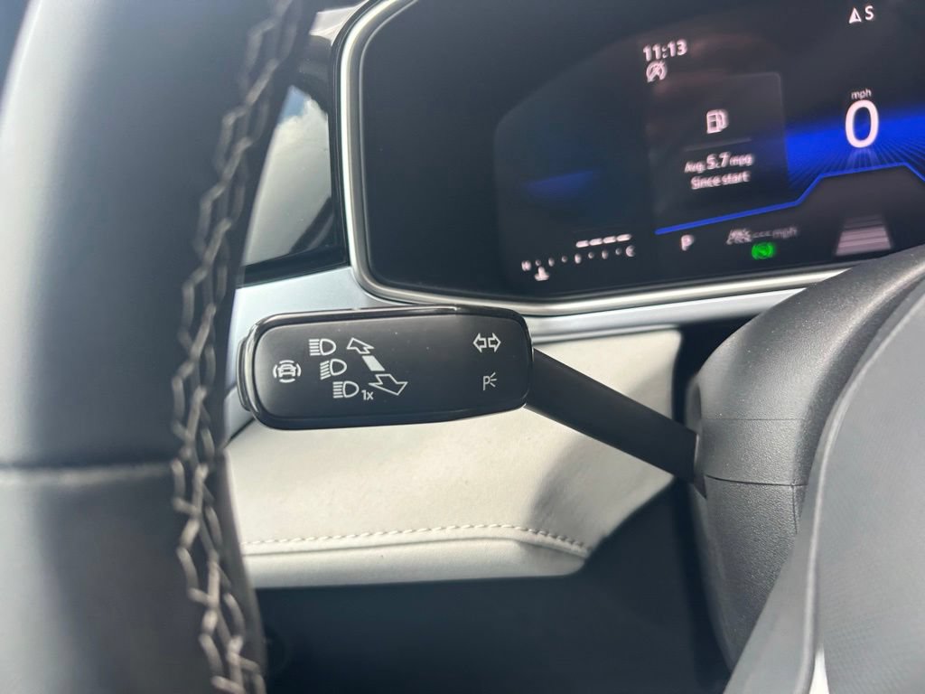 New 2026 Volkswagen Taos SE FWD image 23